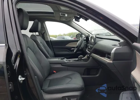 2025 Toyota Grand Highlander Limited z USA, uszkodzony, nr VIN 5TDAAAB5XSS071173